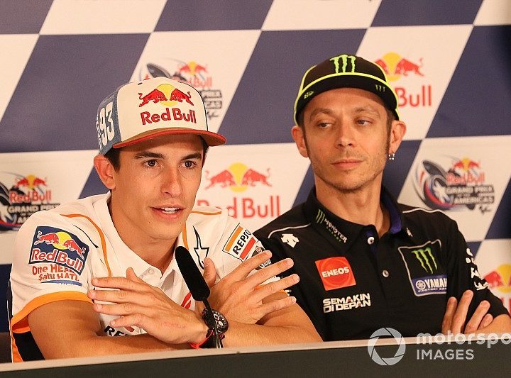 Moto: Marquez e Rossi, grandi nemici uniti dalle difficoltà