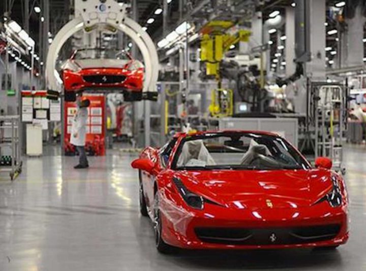 La Ferrari proroga la sospensione della produzione ma farà tamponi a tutti i dipendenti e familiari