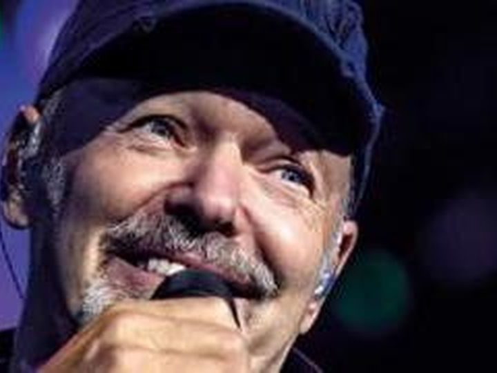 Vasco Rossi difende il mondo dell’arte: «Non siamo inutili»