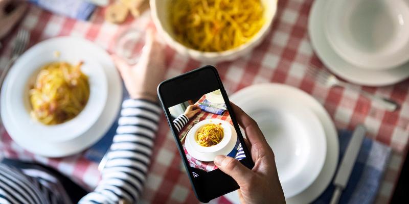 Food in crescita, viaggi in calo: effetto Covid sugli influencer