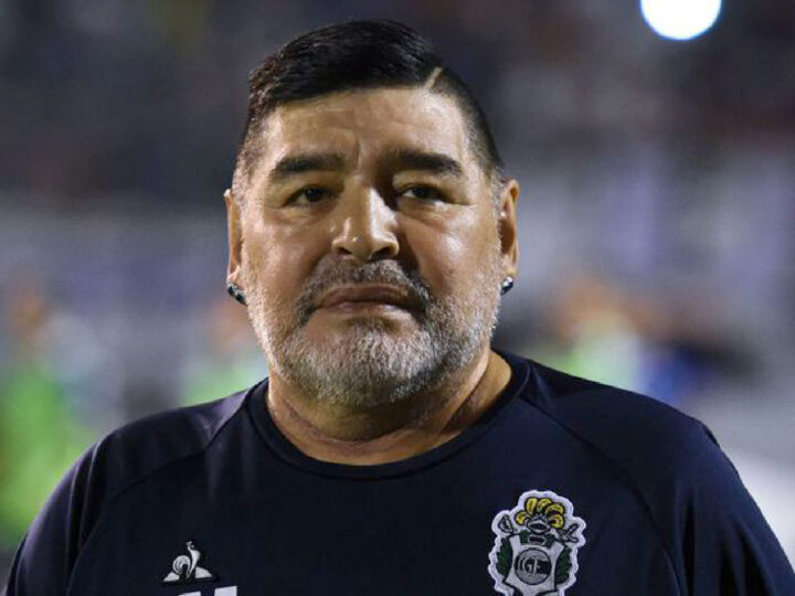 Diego Armando Maradona operato alla testa contro volere delle figlie