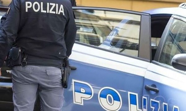 Neonato col cranio fracassato, arrestata la madre minorenne