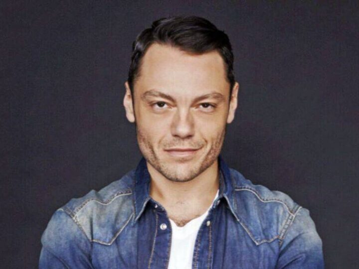 Tiziano Ferro si confessa: Dall’alcol al pianto per il Papa