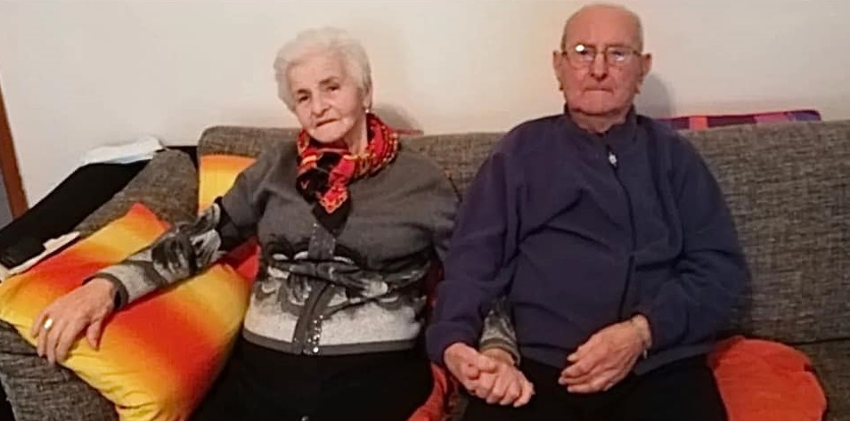 Ivo e Livia tornano a casa : battuto il Covid mano nella mano