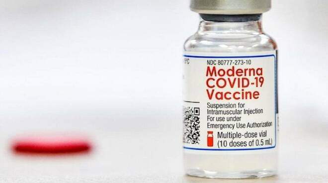 Vaccini: arrivato in Italia il primo carico di Moderna