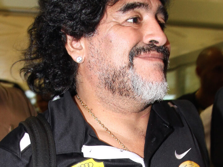 Nuova collezione di vestiti celebra Maradona