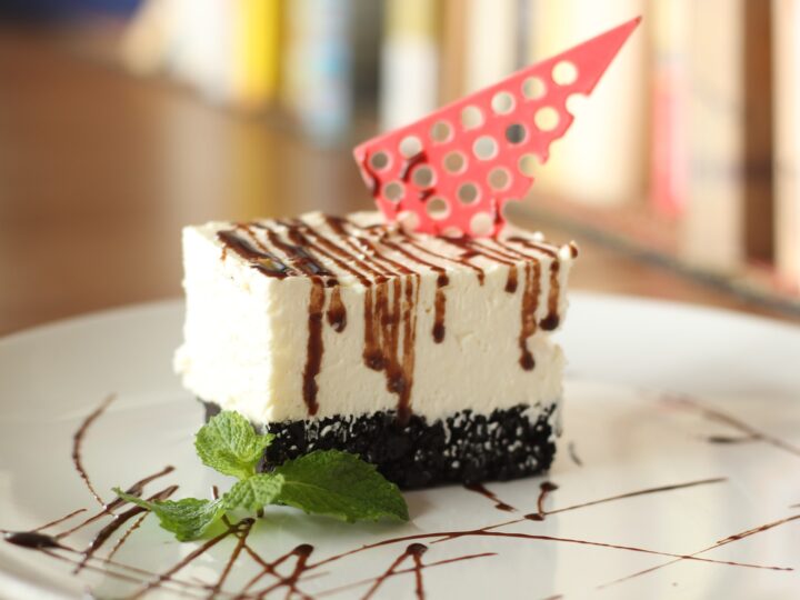 Cheesecake philadelphia e mascarpone con cioccolato a pois