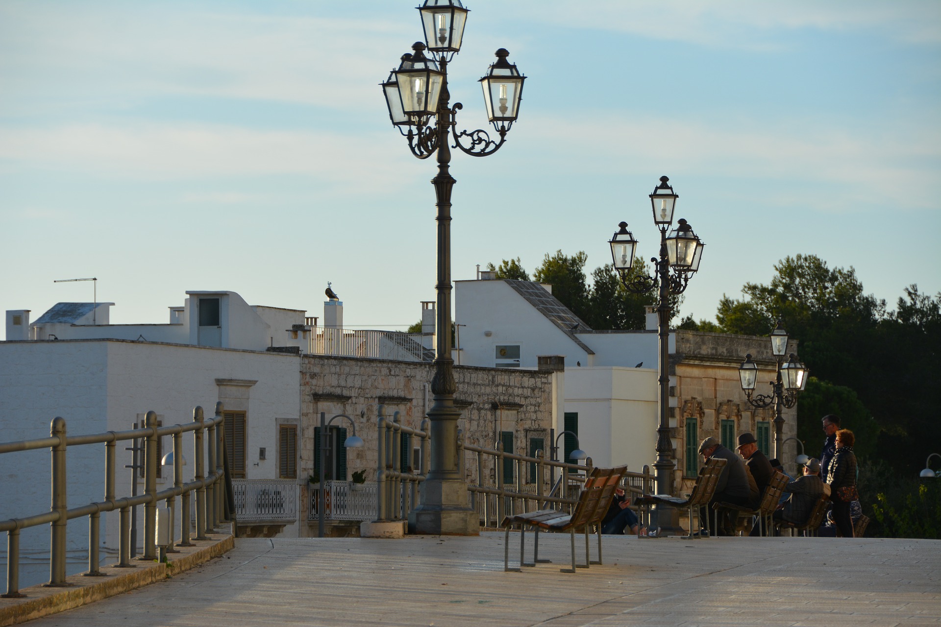 Cisternino: affascinante borgo tra ulivi secolari e caratteristici trulli della Valle d’Itria