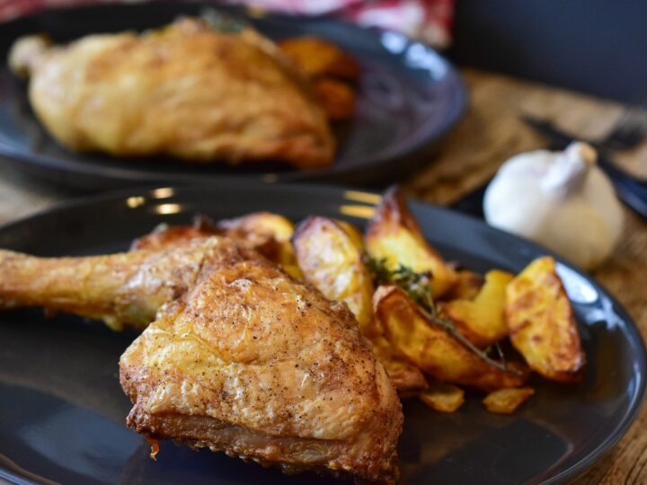 Cosce di pollo al forno con patate