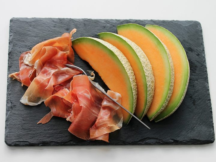 Insalata di riso con prosciutto e melone