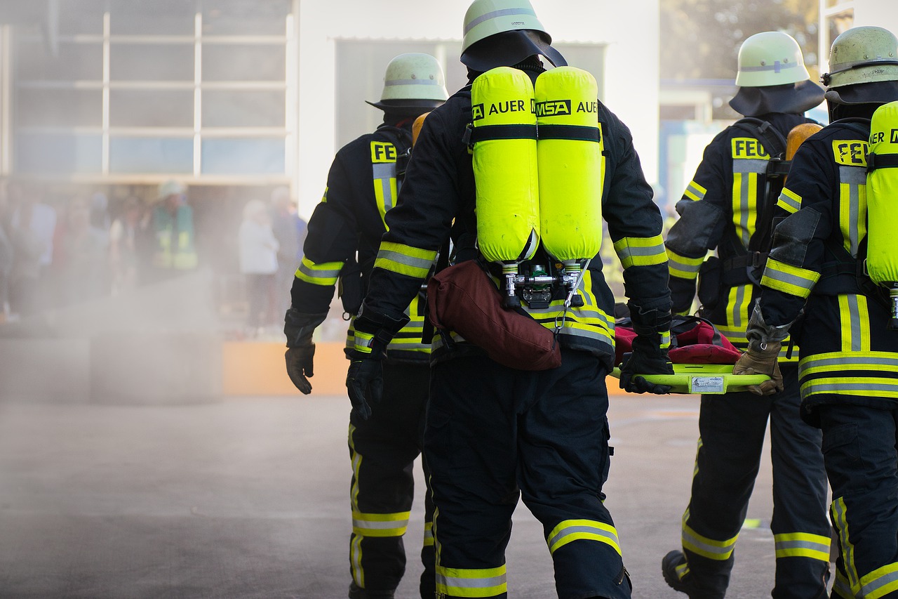 Lecco, autobus in fiamme in galleria. L’autista salva tutti i ragazzini a bordo