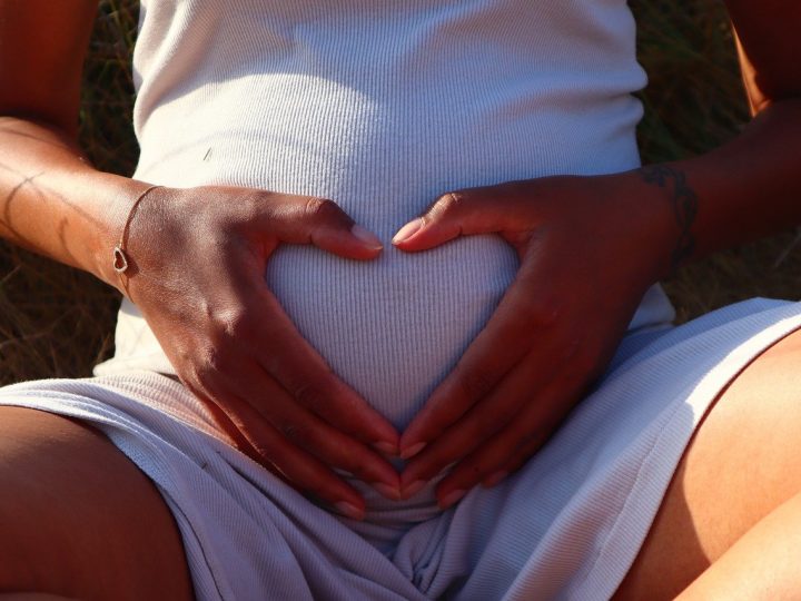 Fotografa gravidanza: 3 consigli per scegliere la migliore