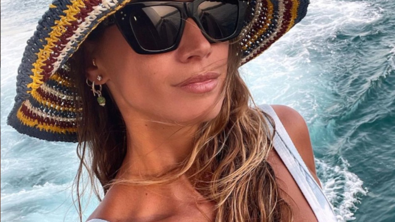 Melissa Satta occhiali da sole personali, quanto costano?