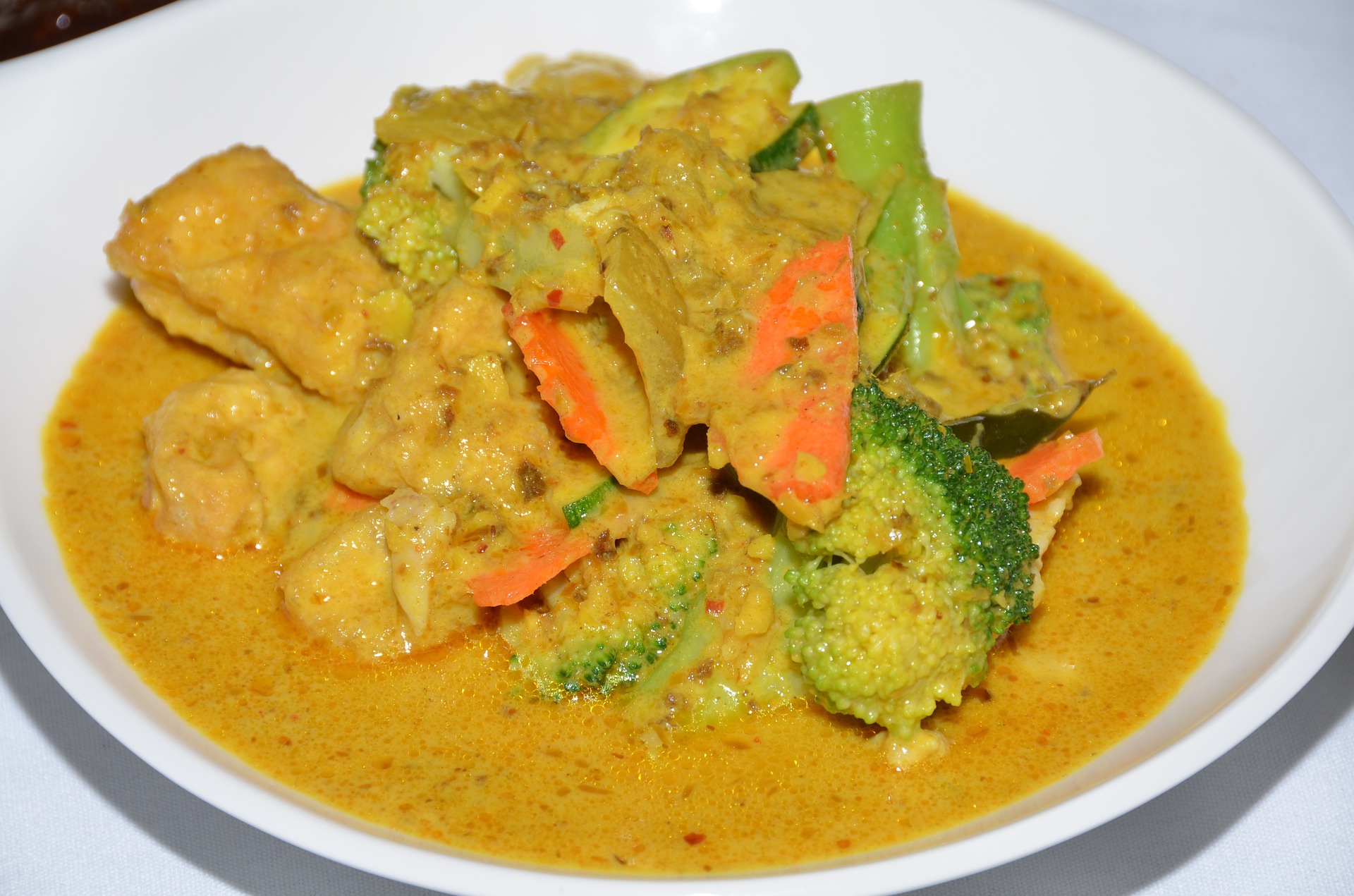 Pollo al curry e latte di cocco