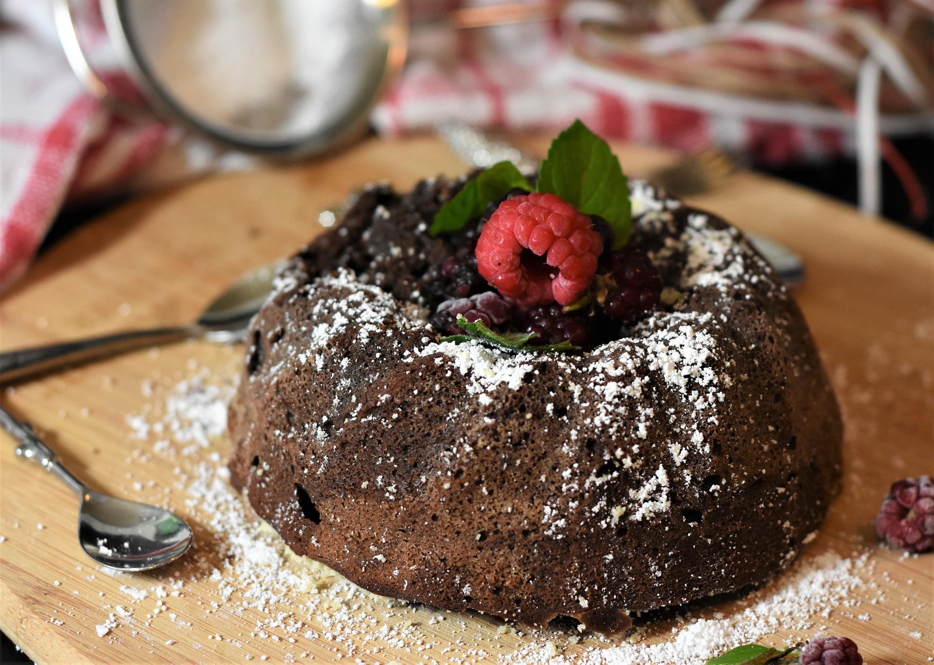 Torta all’acqua al cioccolato fondente 