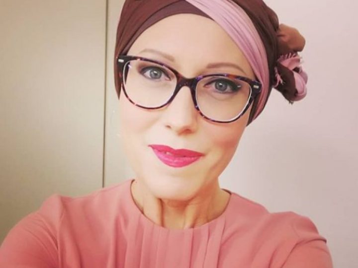 Silvia Motta capelli, perché li copre con un turbante?