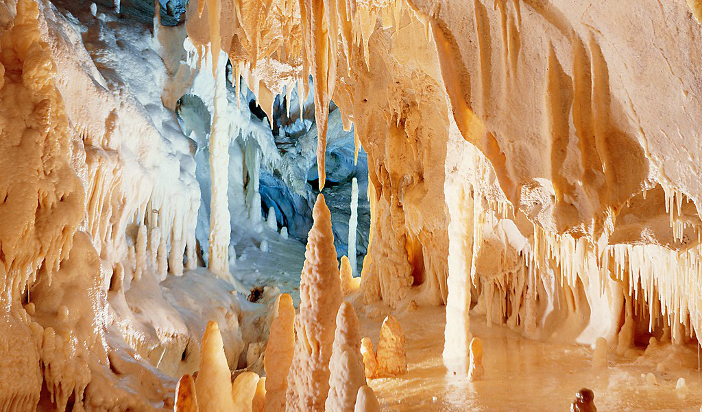 Grotte di Frasassi, spettacolo della natura da non perdere