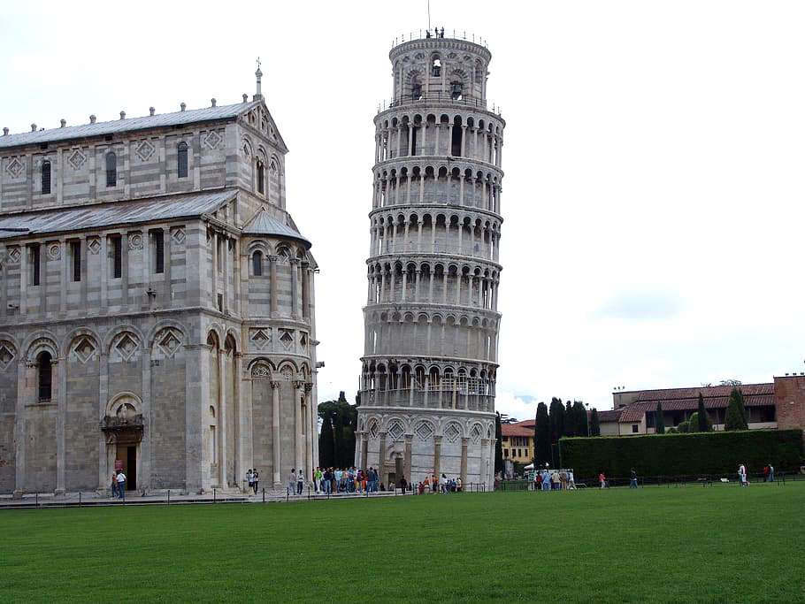 La Torre di Pisa, uno tra i simboli iconici italiani.