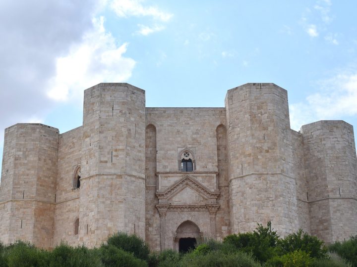 Castel del Monte, la fortezza dei misteri in Puglia