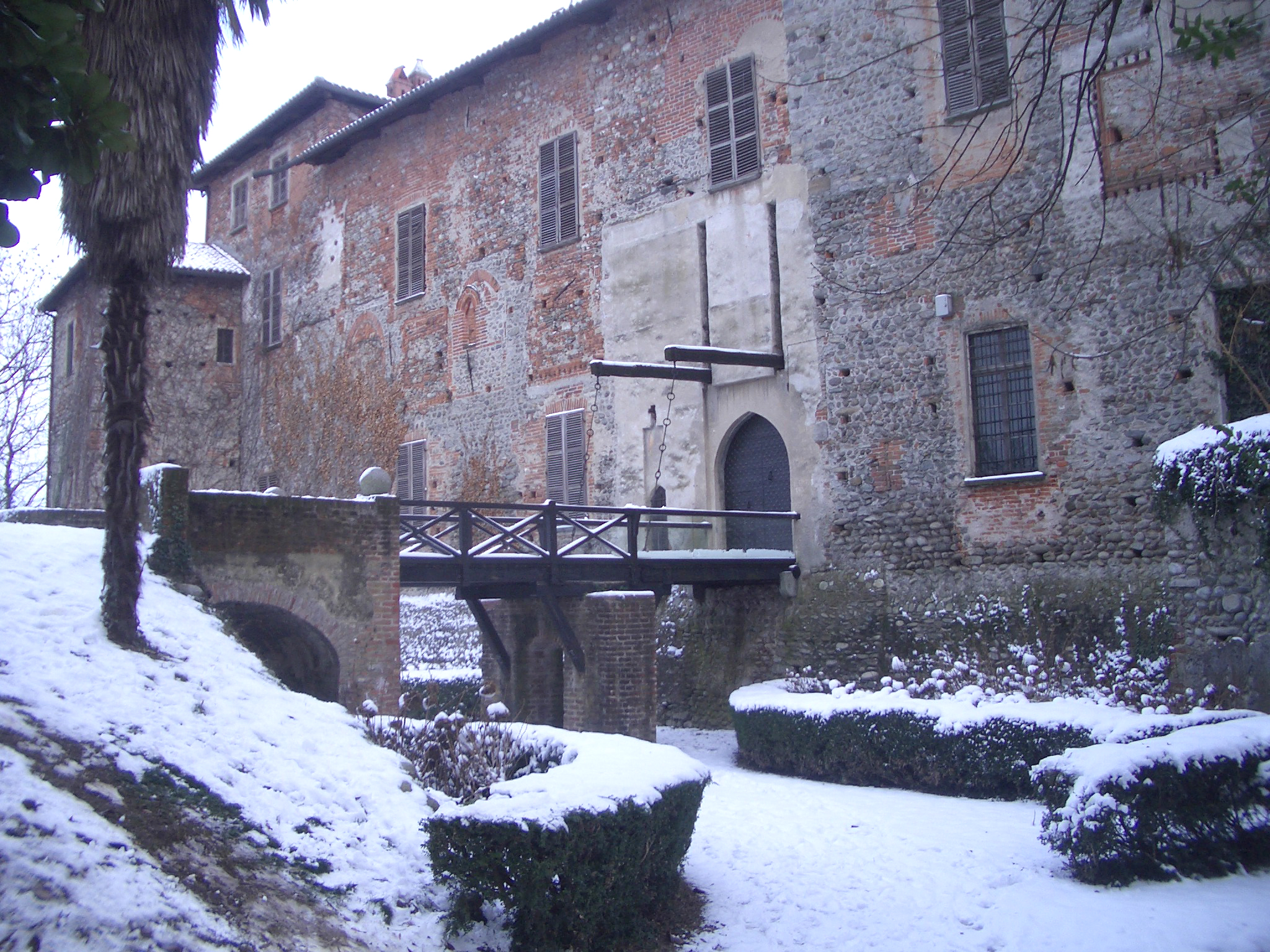 Il castello di Malgrà: misteri, stragi e un fantasma donna