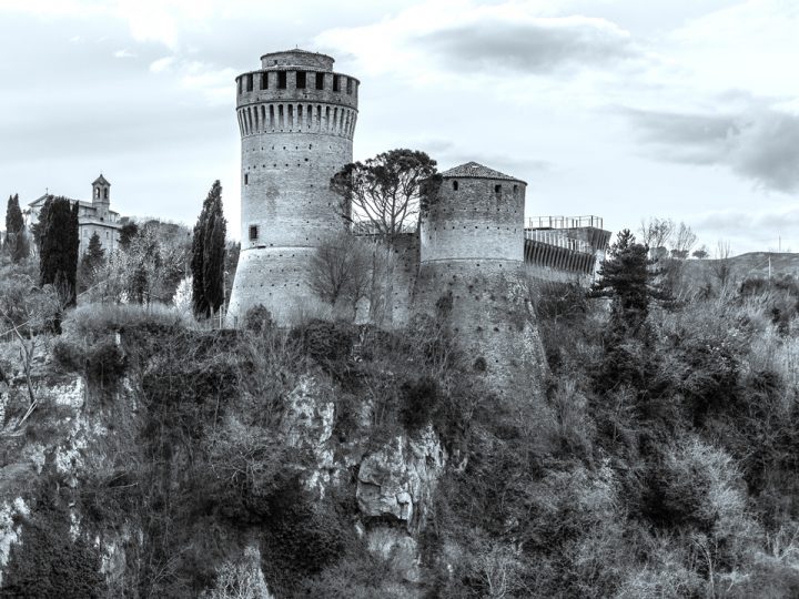 Rocca Manfrediana, una fortificazione che vien dal Medioevo