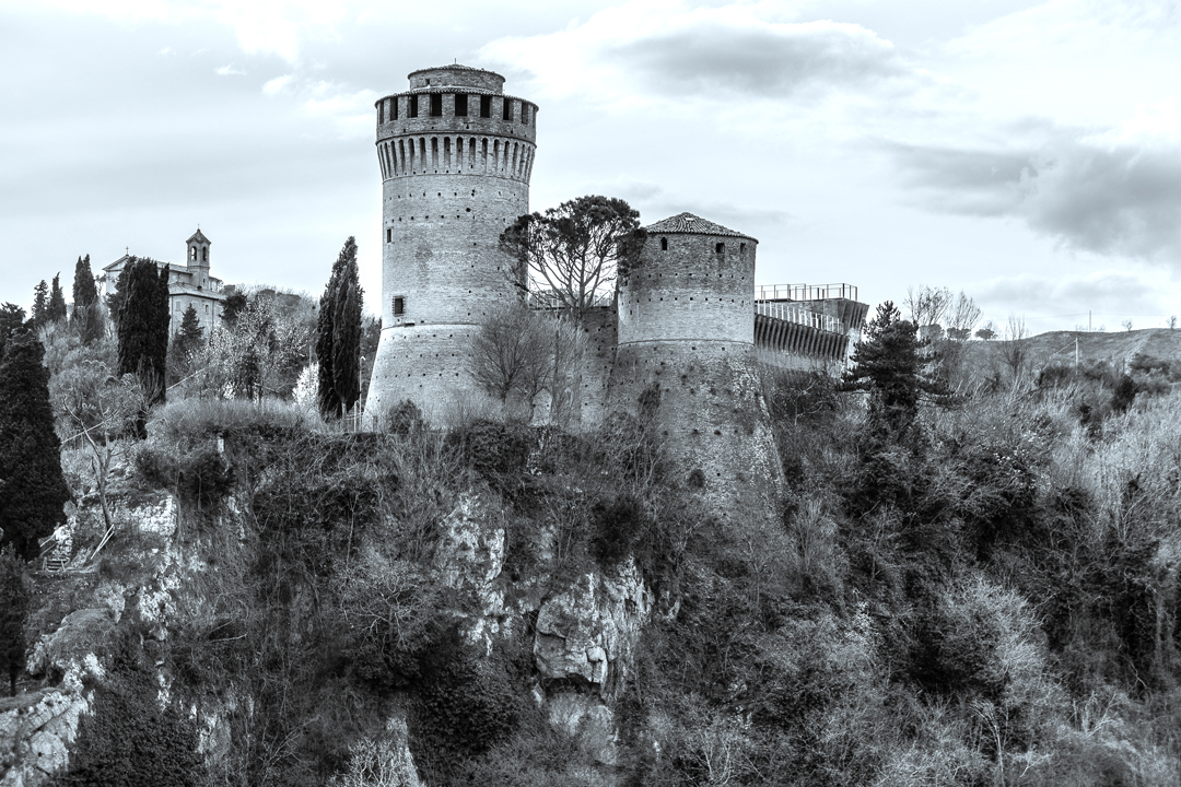 Rocca Manfrediana, una fortificazione che vien dal Medioevo