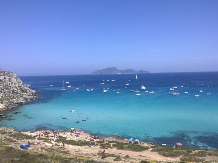 Cala Rossa, la spiaggia più bella di Favignana in Sicilia