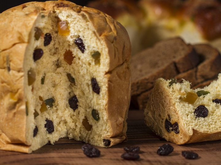 Spiedini di panettone con fonduta ai due cioccolati