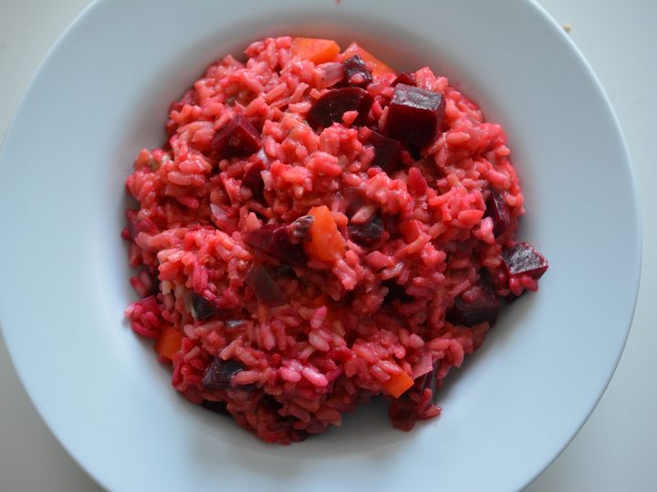 Risotto alla barbabietola e yogurt greco