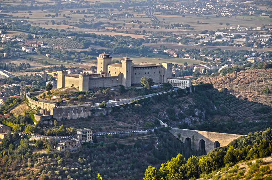 Rocca Albornoziana: la fortezza che sovrasta Spoleto