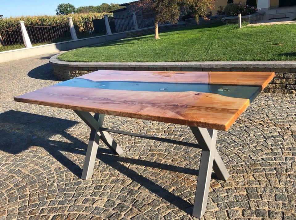 Il design con legno e resina epossidica, le creazioni di Res Magna Design