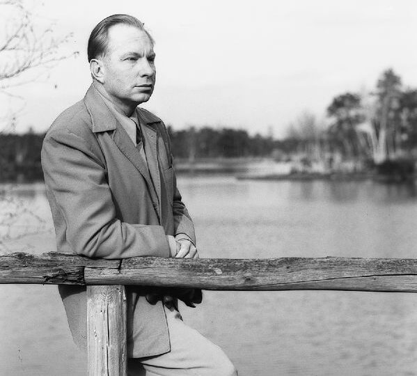 L. Ron Hubbard, fondatore di Scientology, la comunità di fedeli celebra la nascita