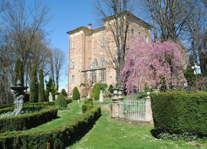 Il Castello di Piea festeggia la primavera con il “Narciso Incantato”