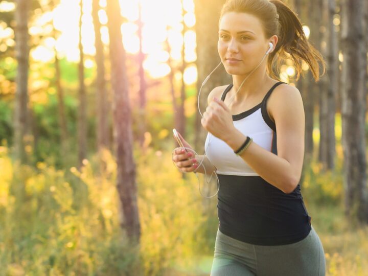 Correre con la musica previene gli infortuni