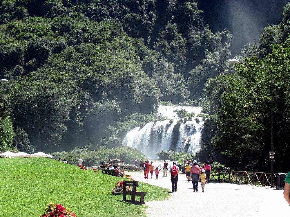 La cascata delle Marmore, una meraviglia nel cuore dell’Umbria