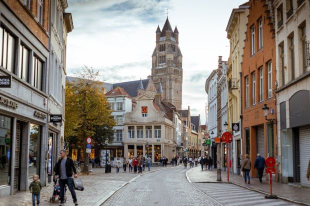 Bruges autentica: musei, cioccolato e scorci da cartolina
