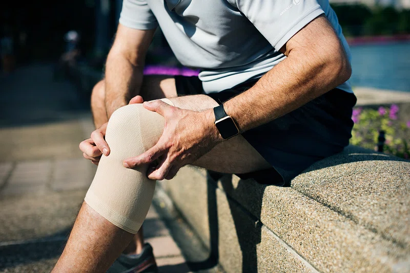 Il ginocchio: la scarpa per chi soffre di dolori articolari